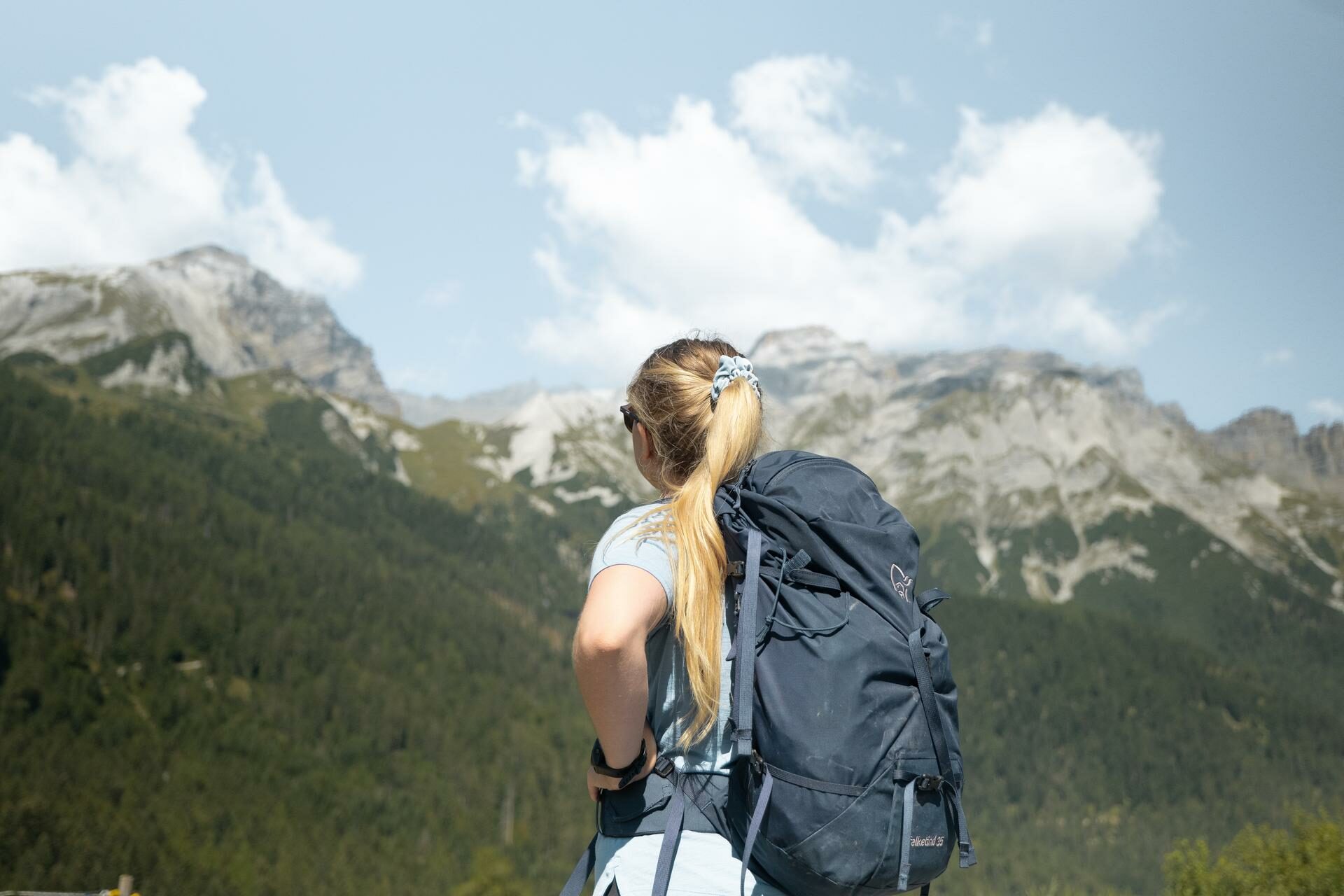 Wandern - Sommer Aktivitäten auf dem Segnesboden