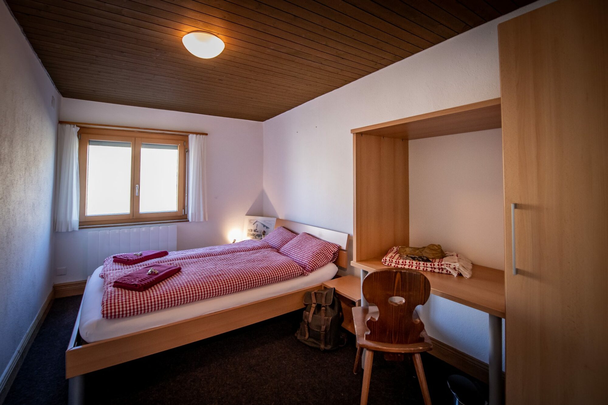 Zimmer der Segneshütte von innen